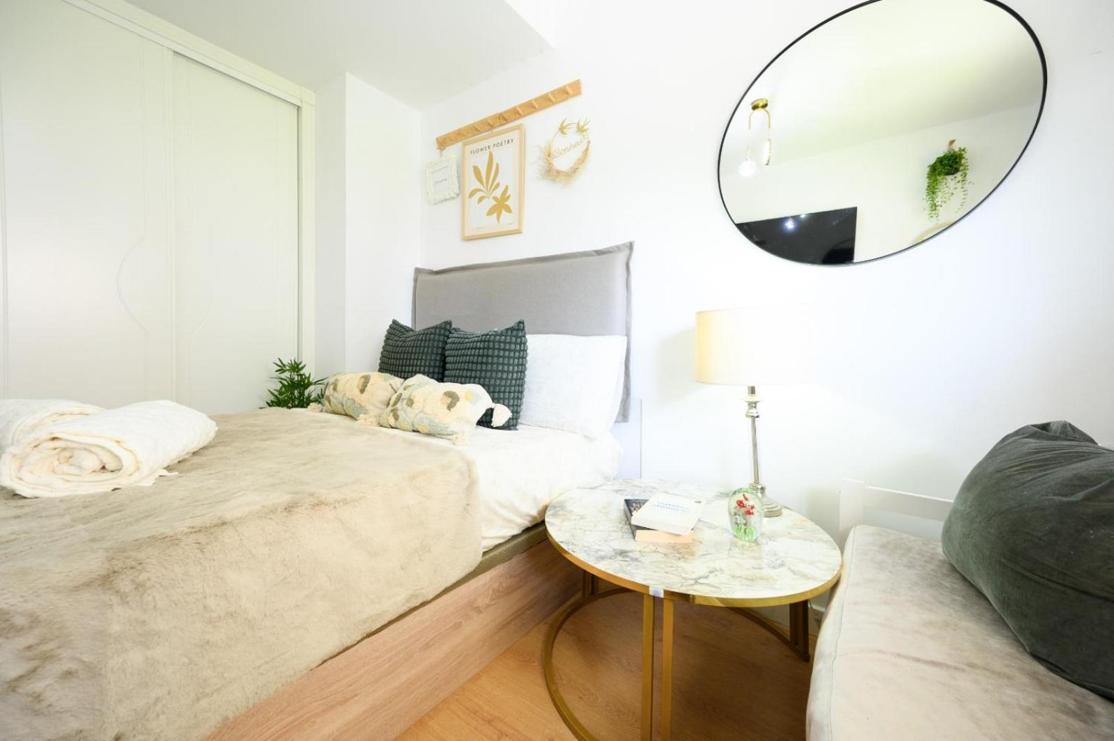 Estudio Con Parking Teatinos Malaga Living Екстер'єр фото